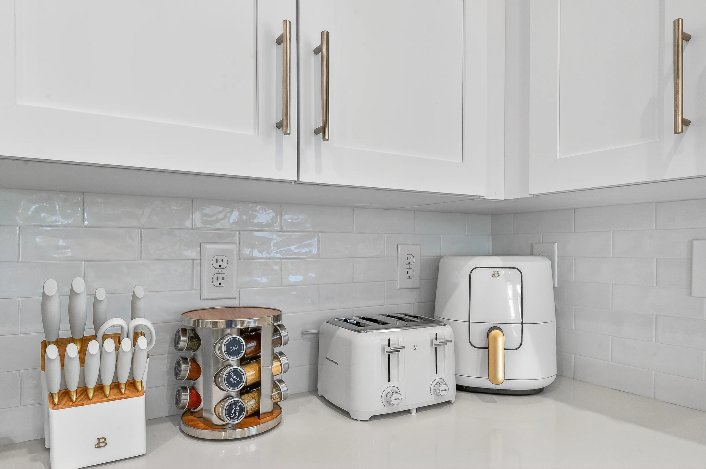 LUXE | Stayin' Salty | 3 Min Walk to Beach | Pool | Pets | Bikes | Sleeps 12 #14