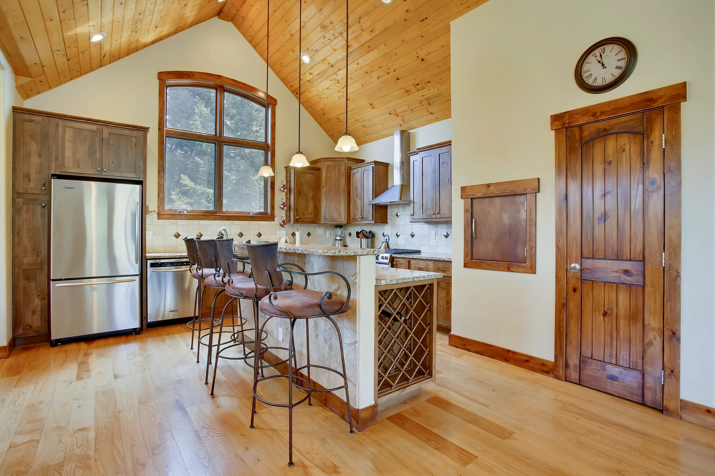 Slopeside Mountain Time Chalet 126 #3
