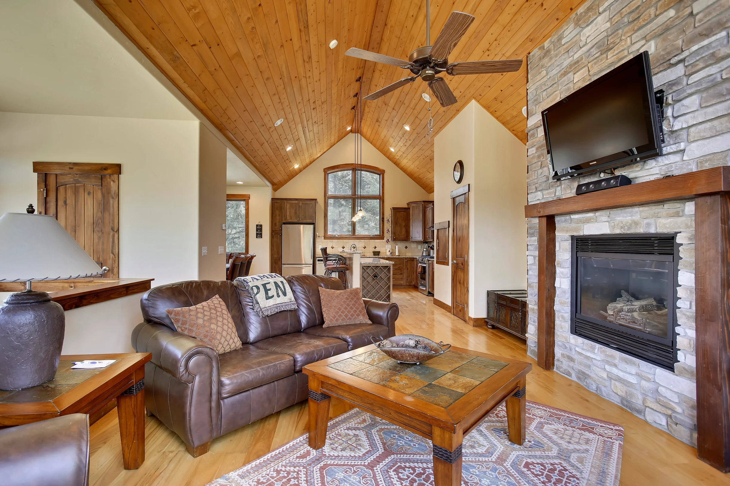 Slopeside Mountain Time Chalet 126 #21