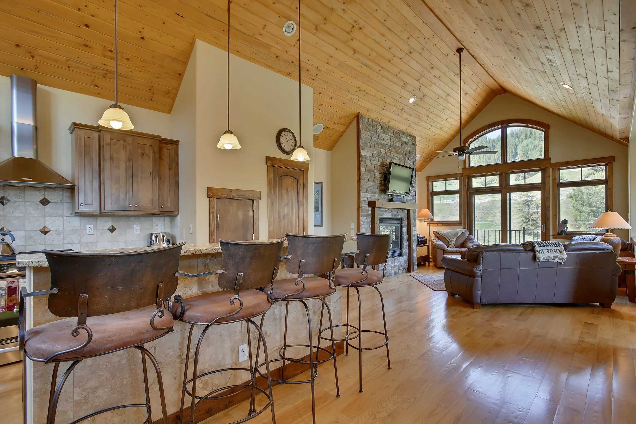 Slopeside Mountain Time Chalet 126 #13