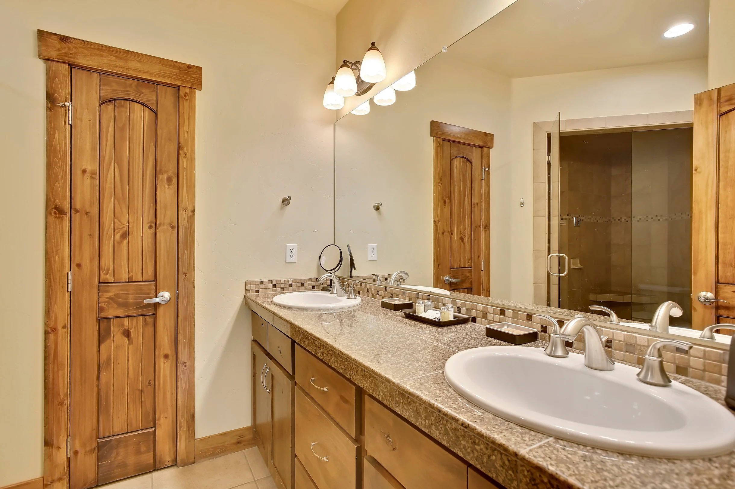 Slopeside Mountain Time Chalet 126 #25