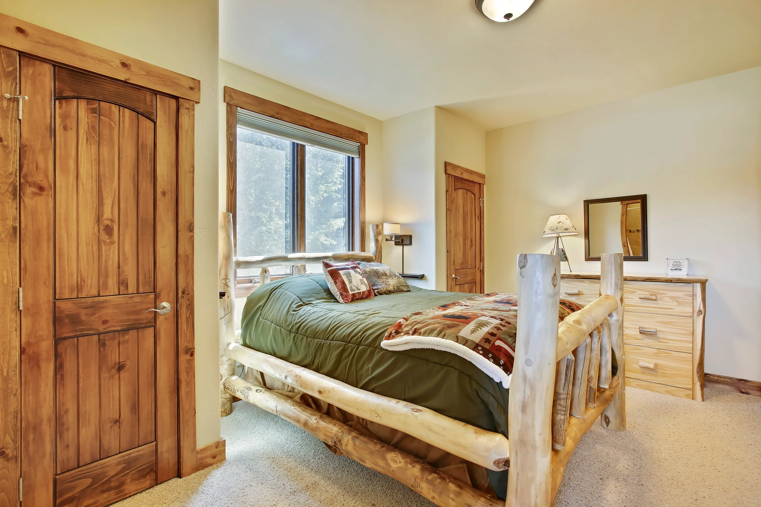 Slopeside Mountain Time Chalet 126 #5