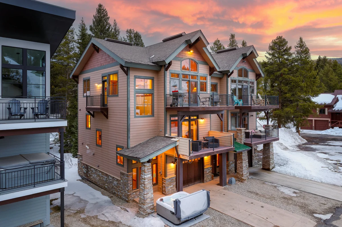 Slopeside Mountain Time Chalet 126 #18