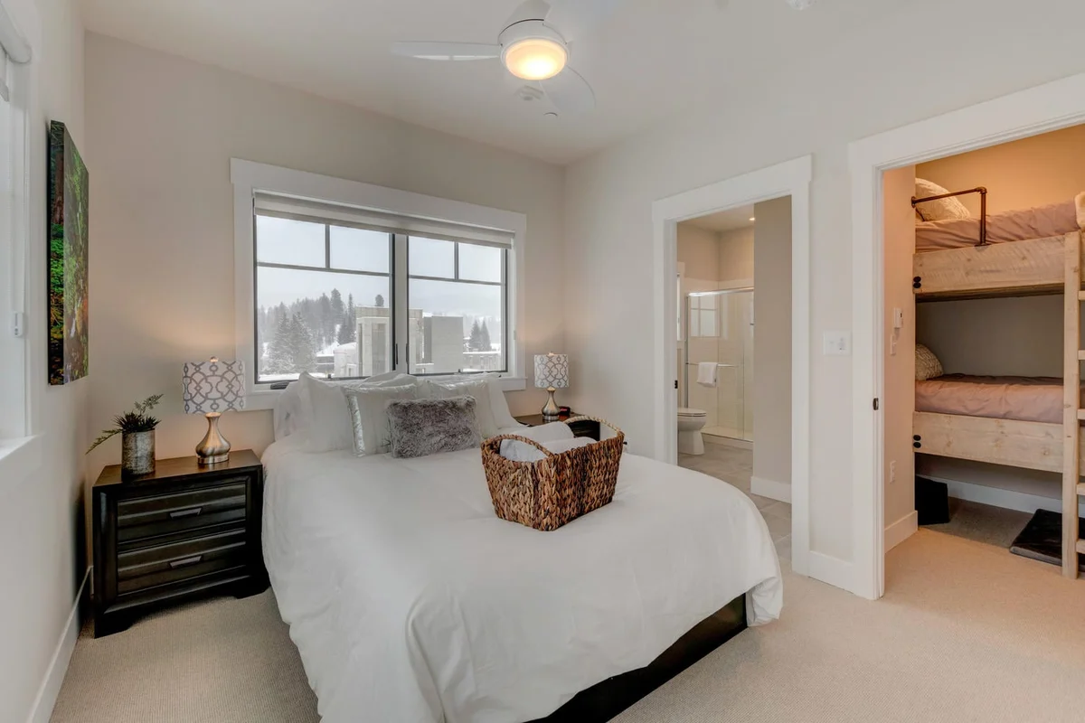 Hideaway Station Corner Loft 14 #18