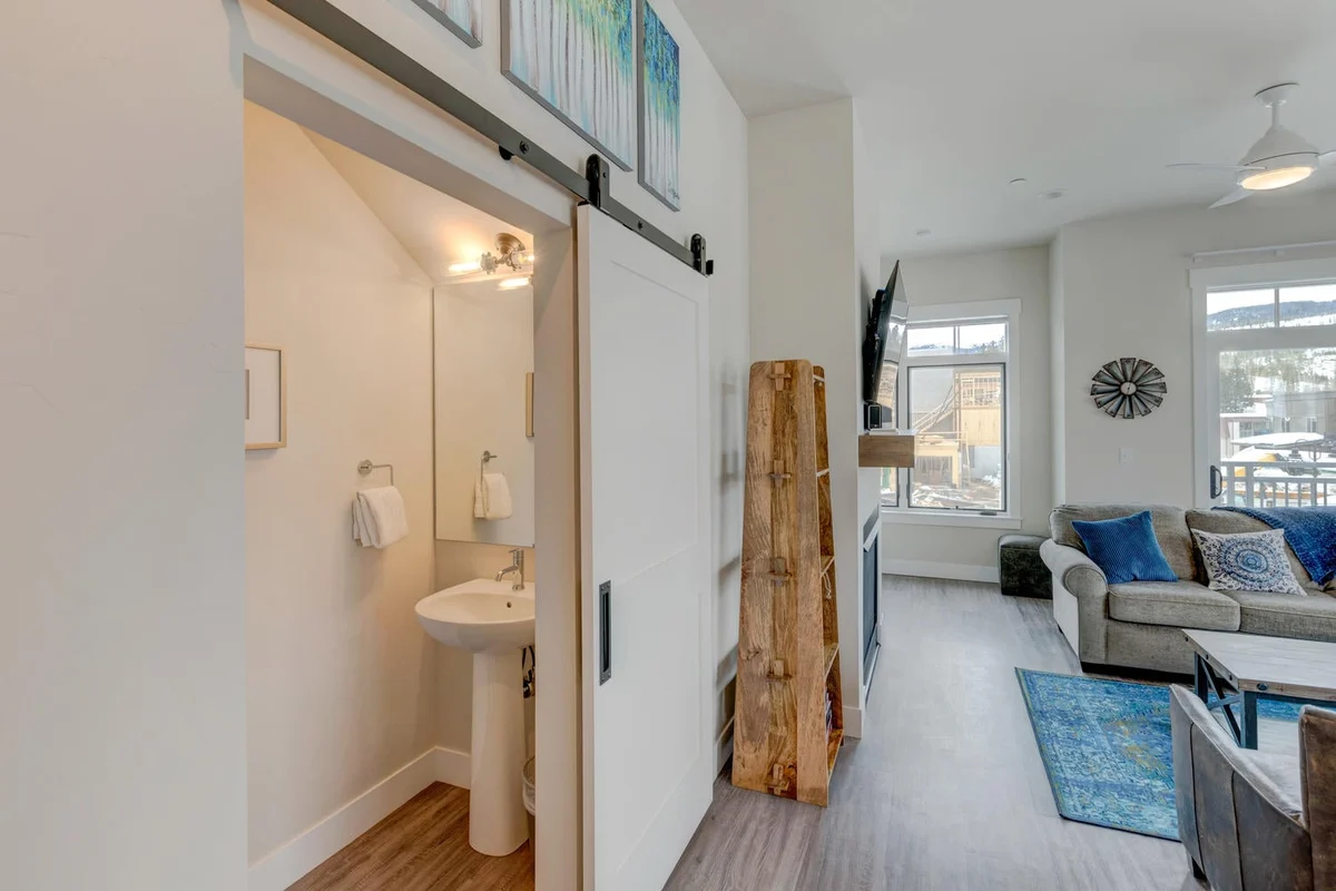Hideaway Station Corner Loft 24 #20