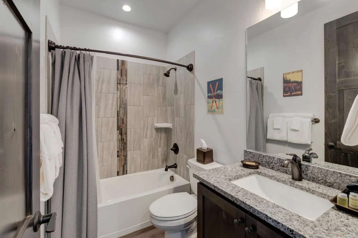 Arrow Rooftop Penthouse 282 #3