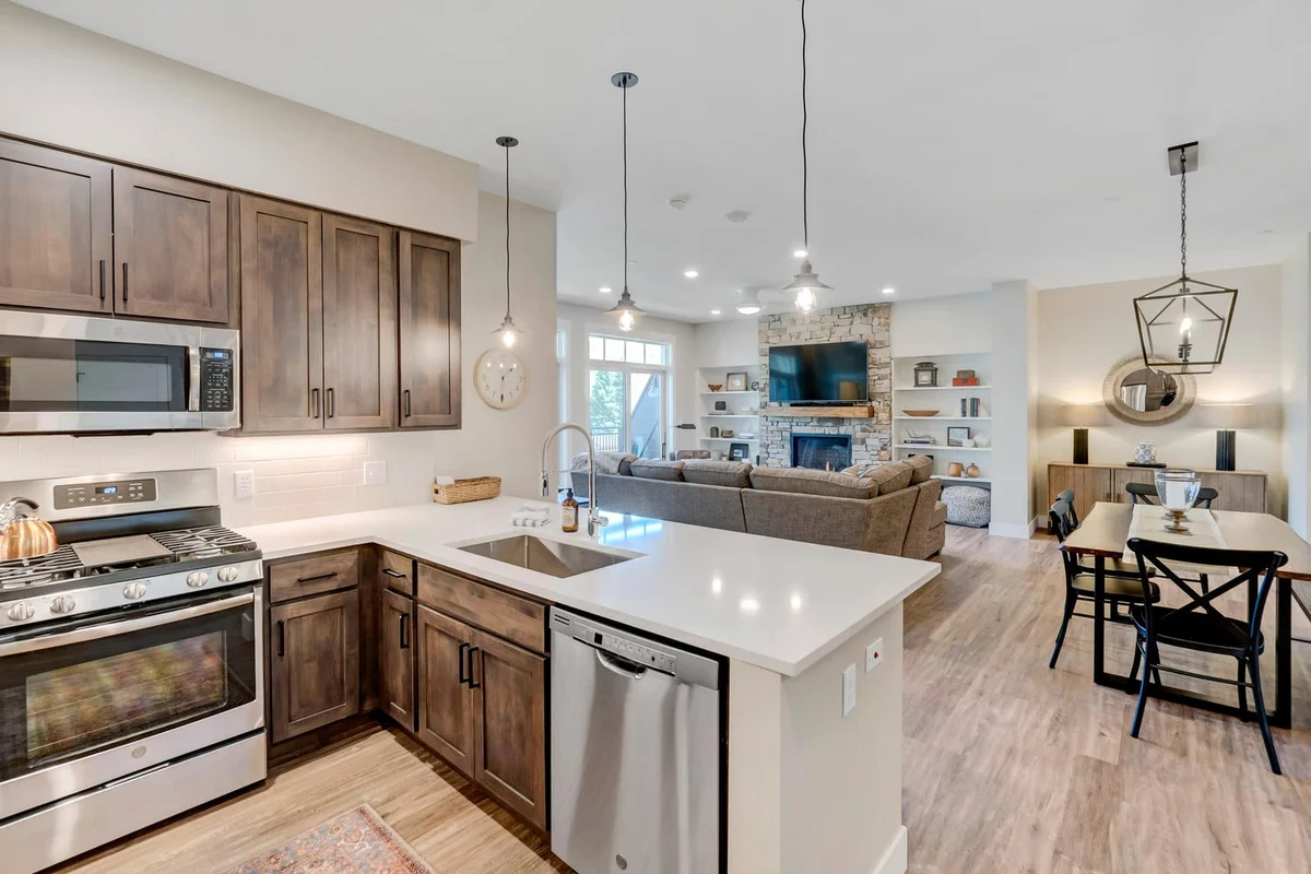 Hideaway Station Loft 305 #18