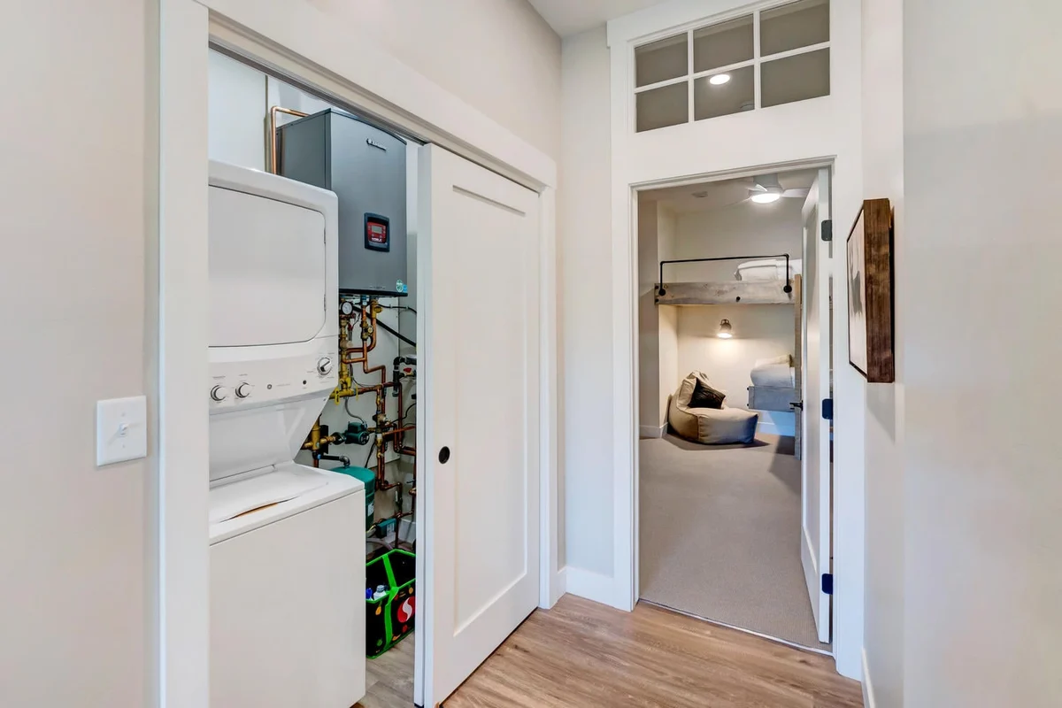 Hideaway Station Loft 305 #20