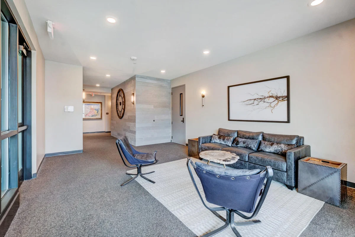 Hideaway Station Loft 305 #15