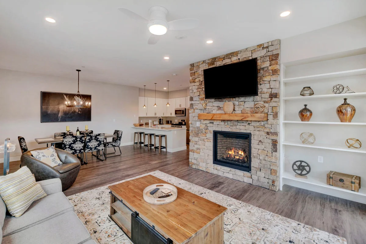 Hideaway Station Loft 208 #6