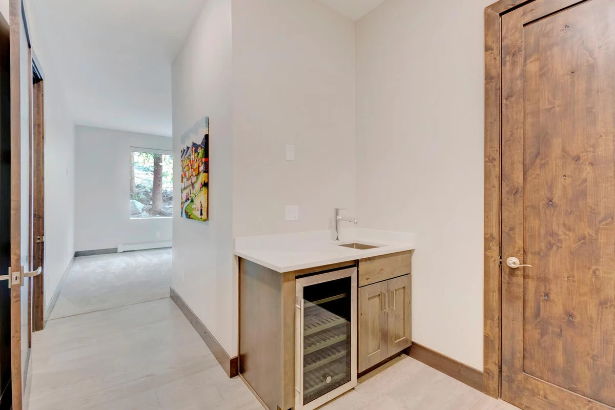 Chill Ski In/Out Condo 103 #26