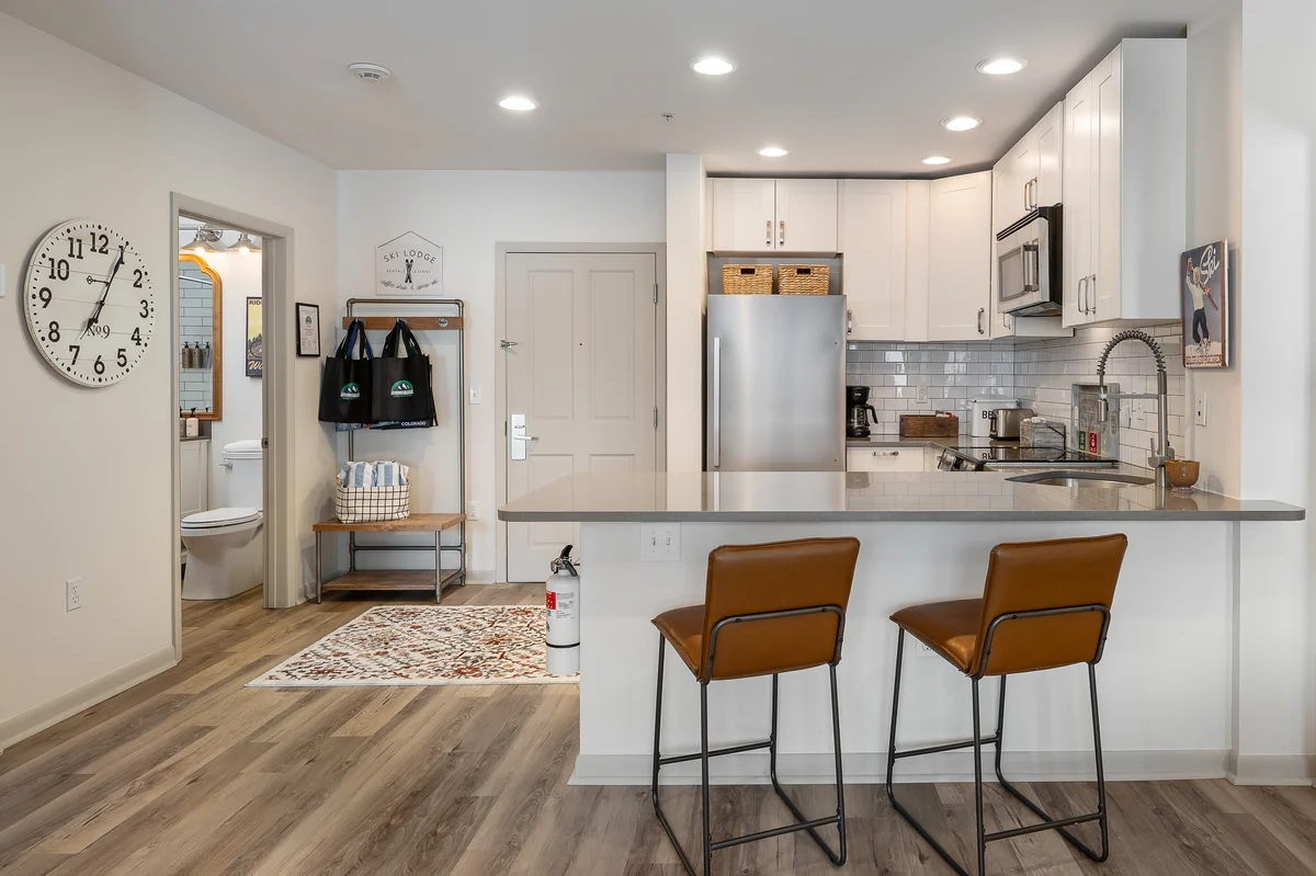 Zephyr Ski In/Out Condo 2507 #4