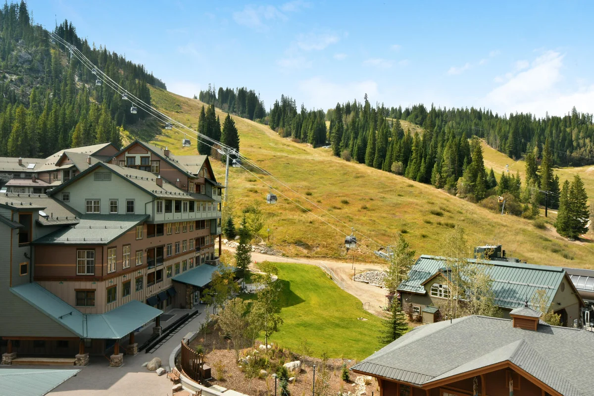 Zephyr Ski In/Out Condo 2507 #11