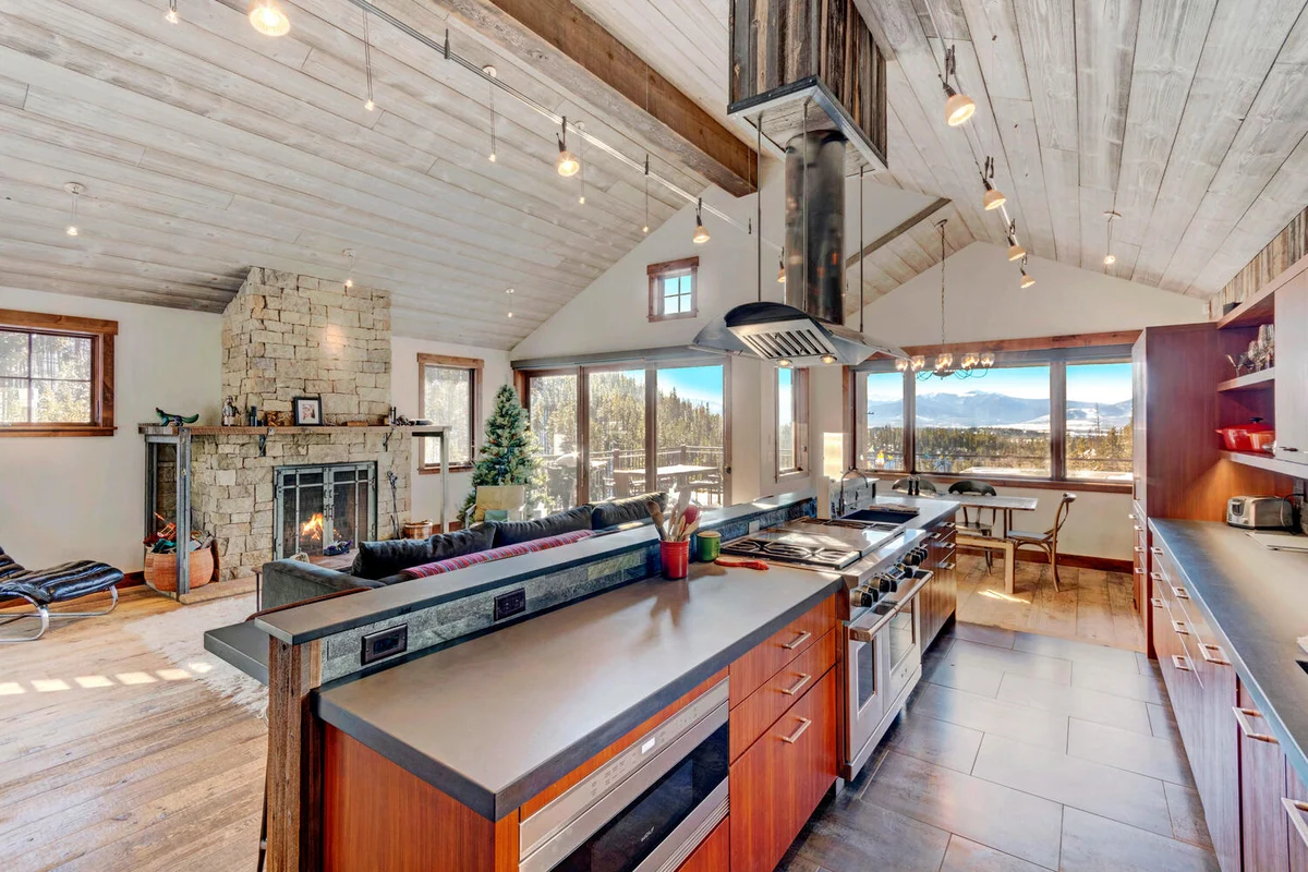 Cliff Side Mountain Chalet #13