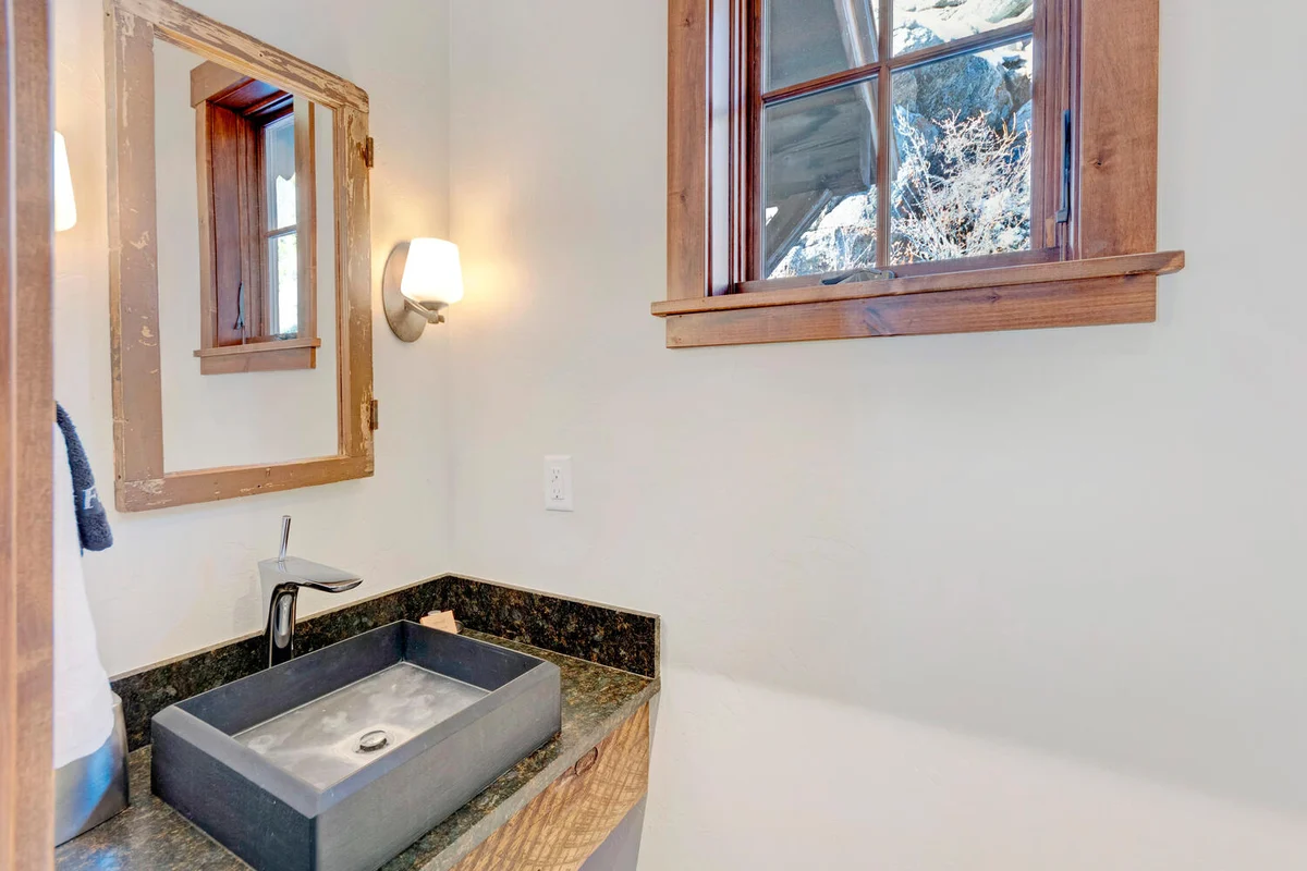 Cliff Side Mountain Chalet #20