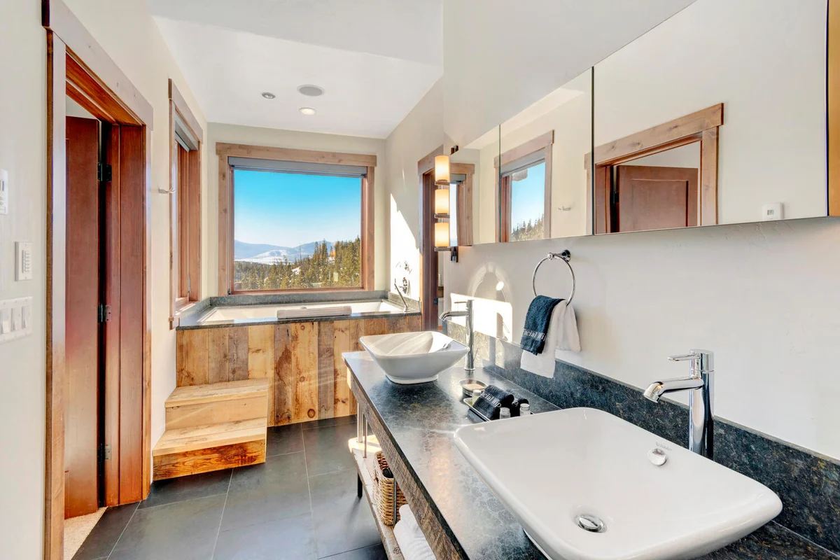 Cliff Side Mountain Chalet #3