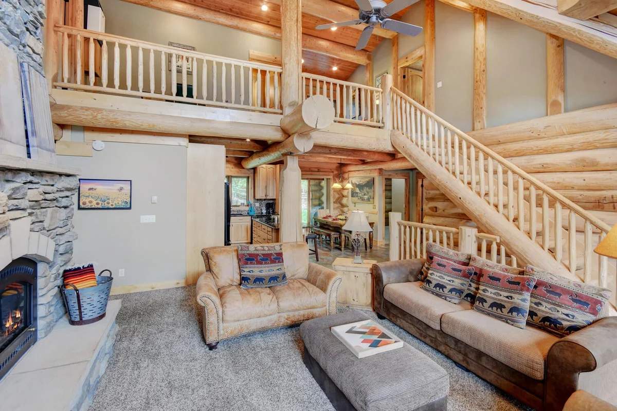 Mountain View Log Home #15