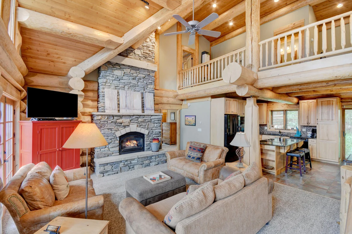 Mountain View Log Home #14