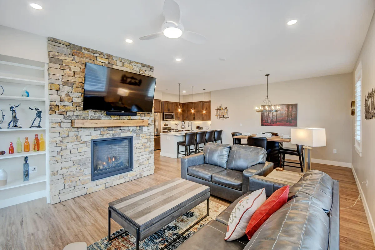 Hideaway Station Loft 103 #6