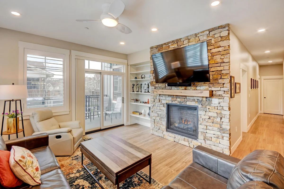 Hideaway Station Loft 103 #9