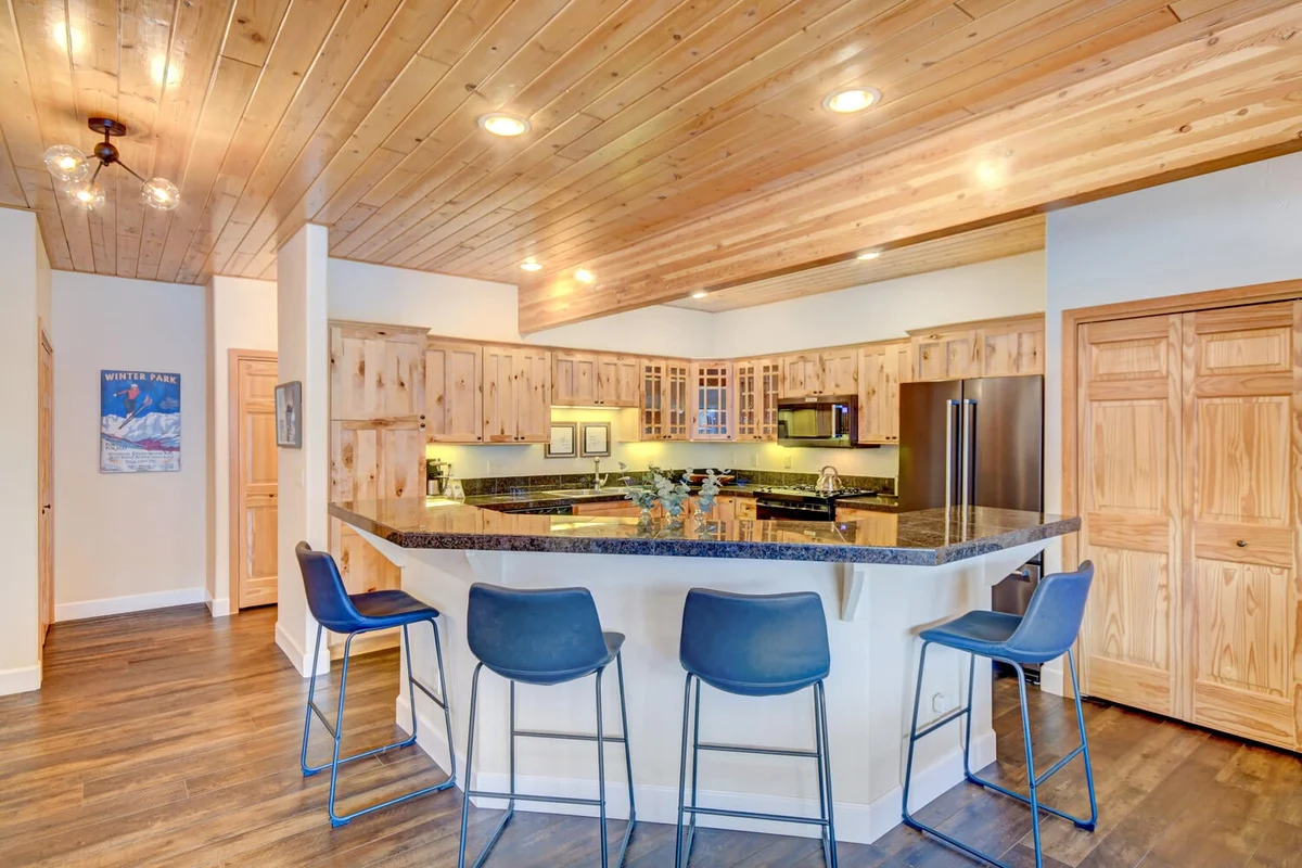 Slopeside Village Chalet 97A #24