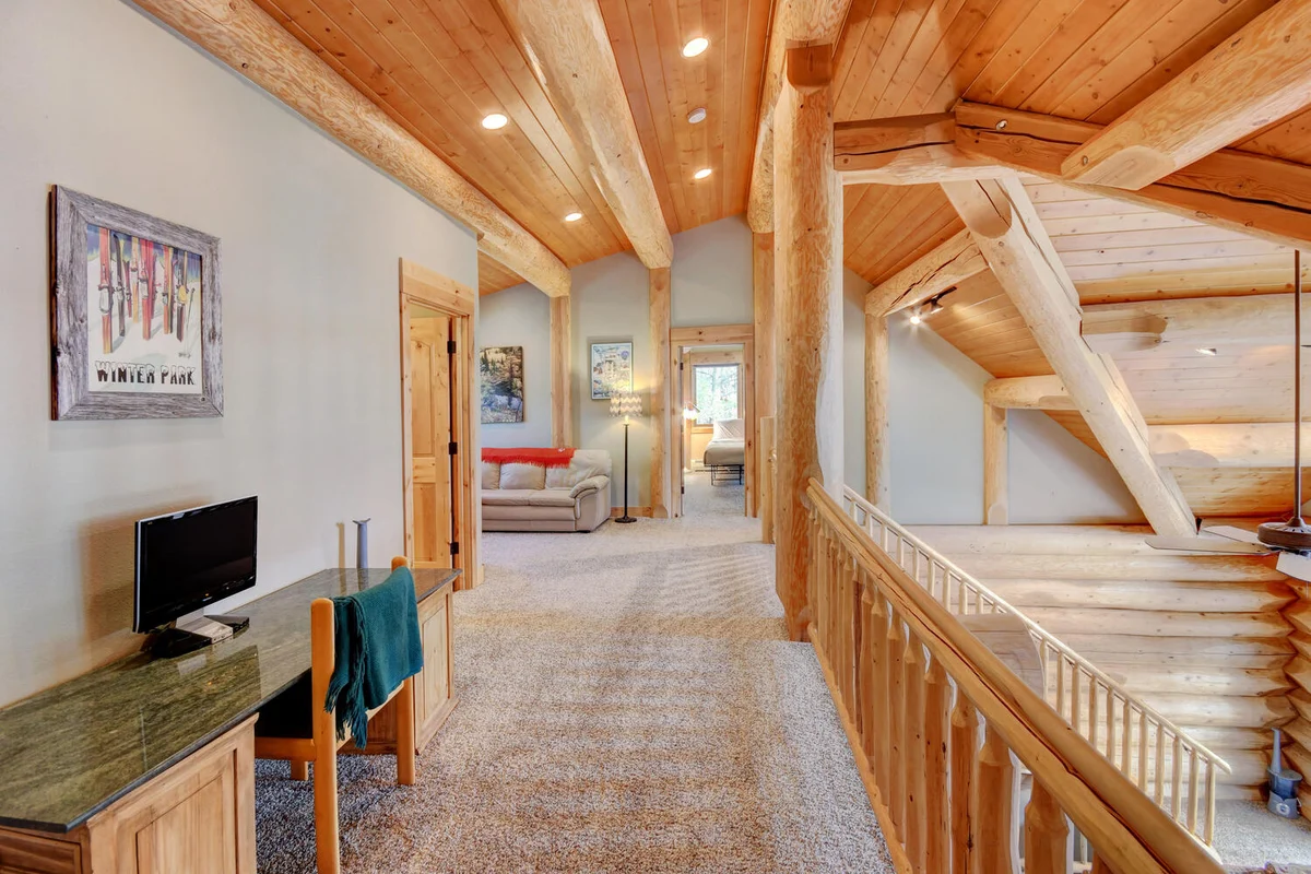 Mountain View Log Home #20