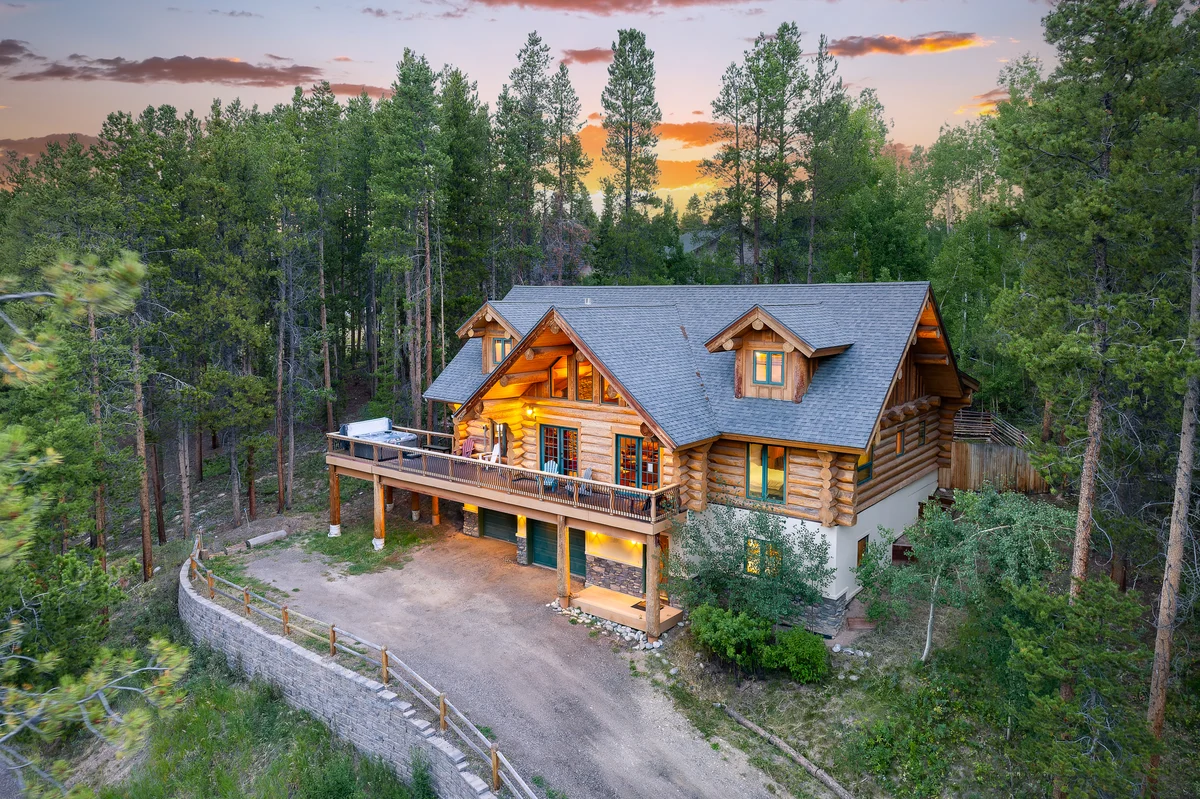 Mountain View Log Home #23
