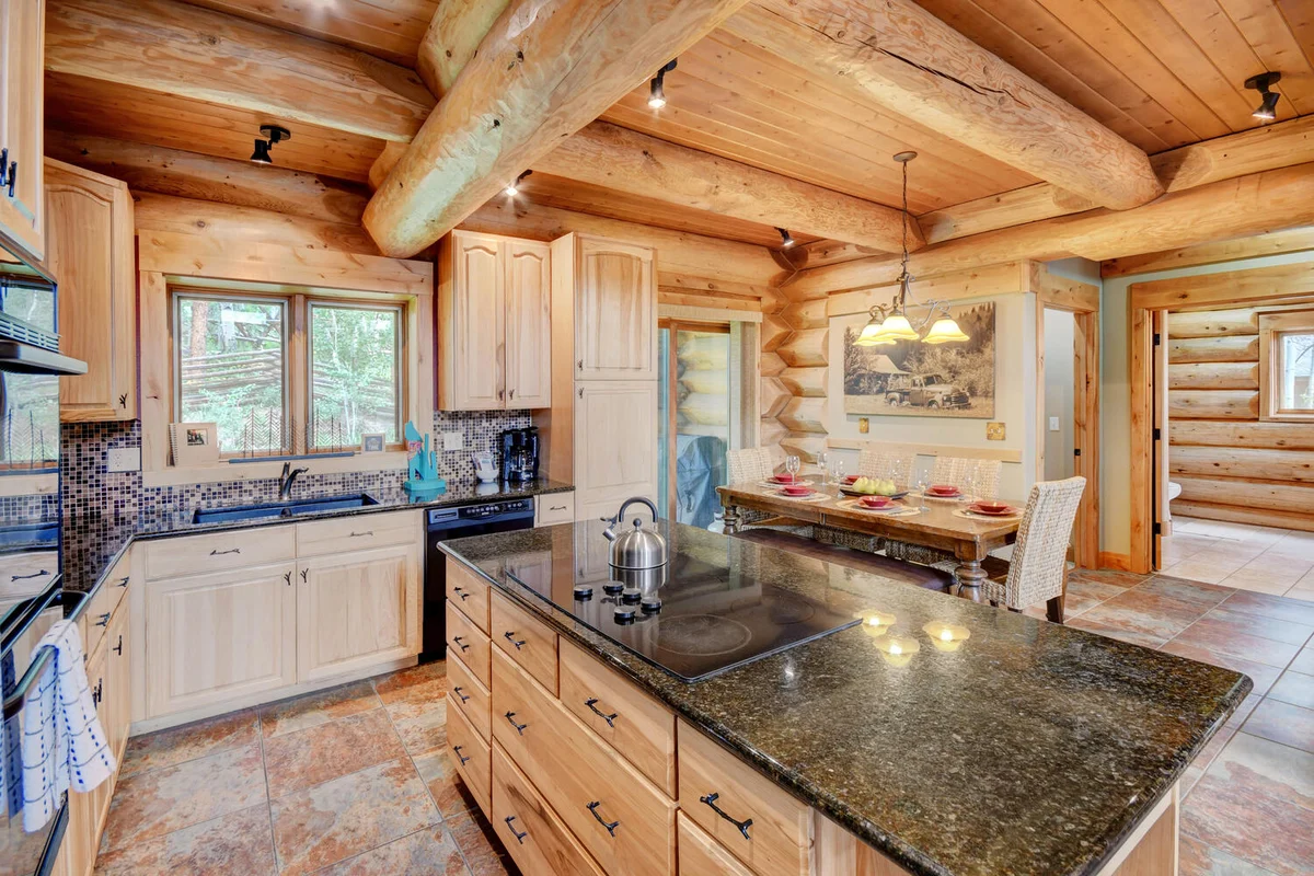 Mountain View Log Home #19