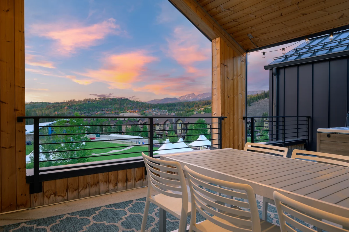 Rendezvous Center Rooftop Spa 92 #13