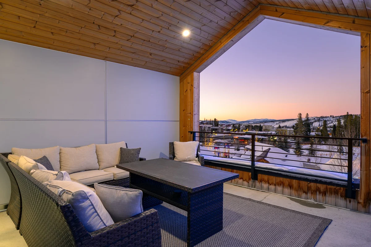 Rendezvous Center Rooftop Spa 96 #56