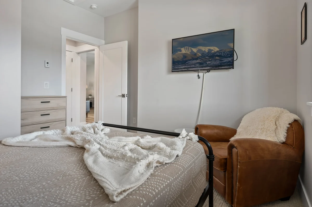 Braidwood Penthouse 304 #28
