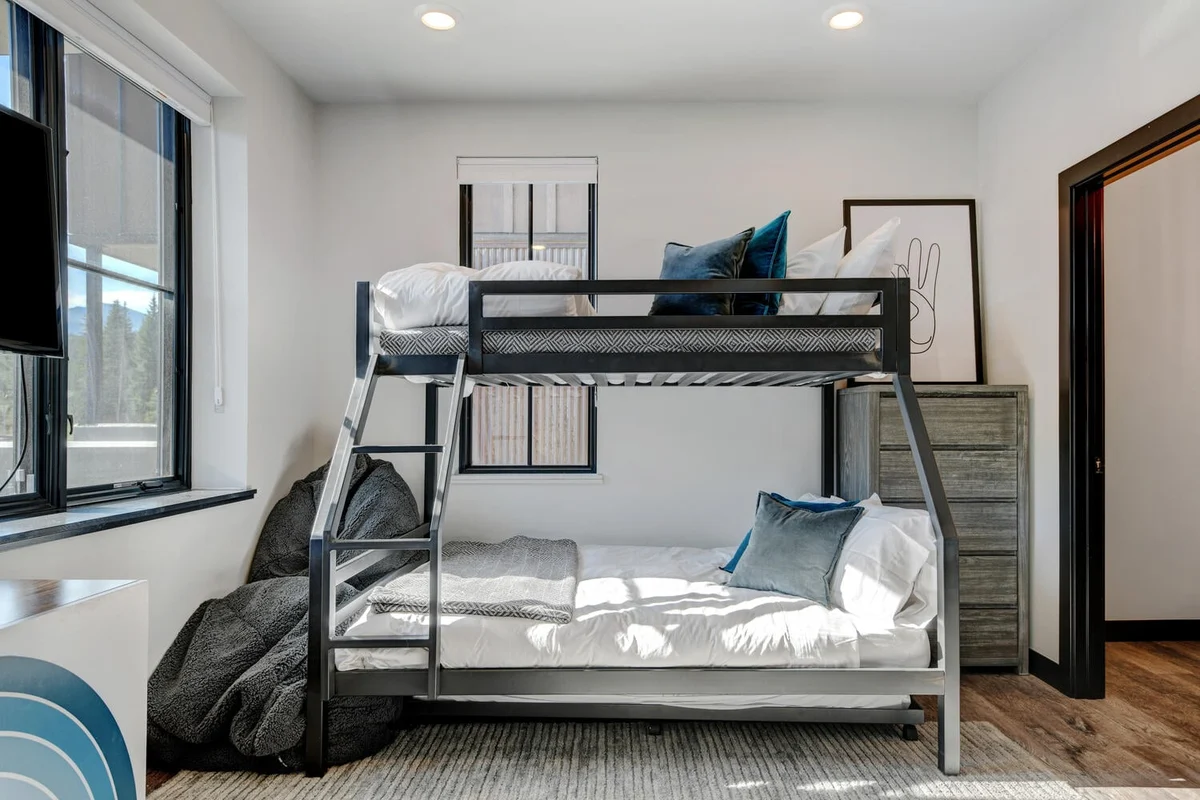 Row Roof Top Loft 21 #16