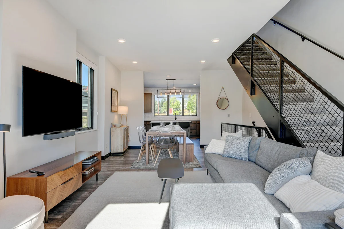 Row Roof Top Loft 21 #22