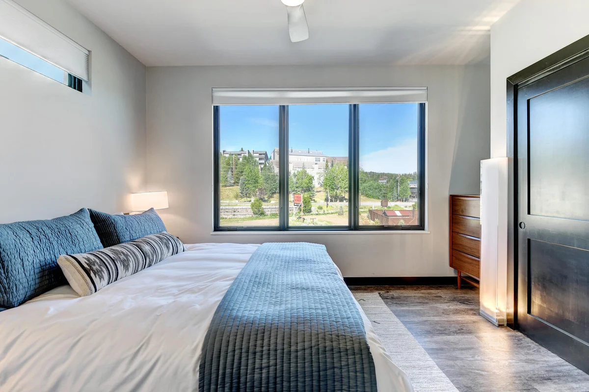 Row Roof Top Loft 21 #7