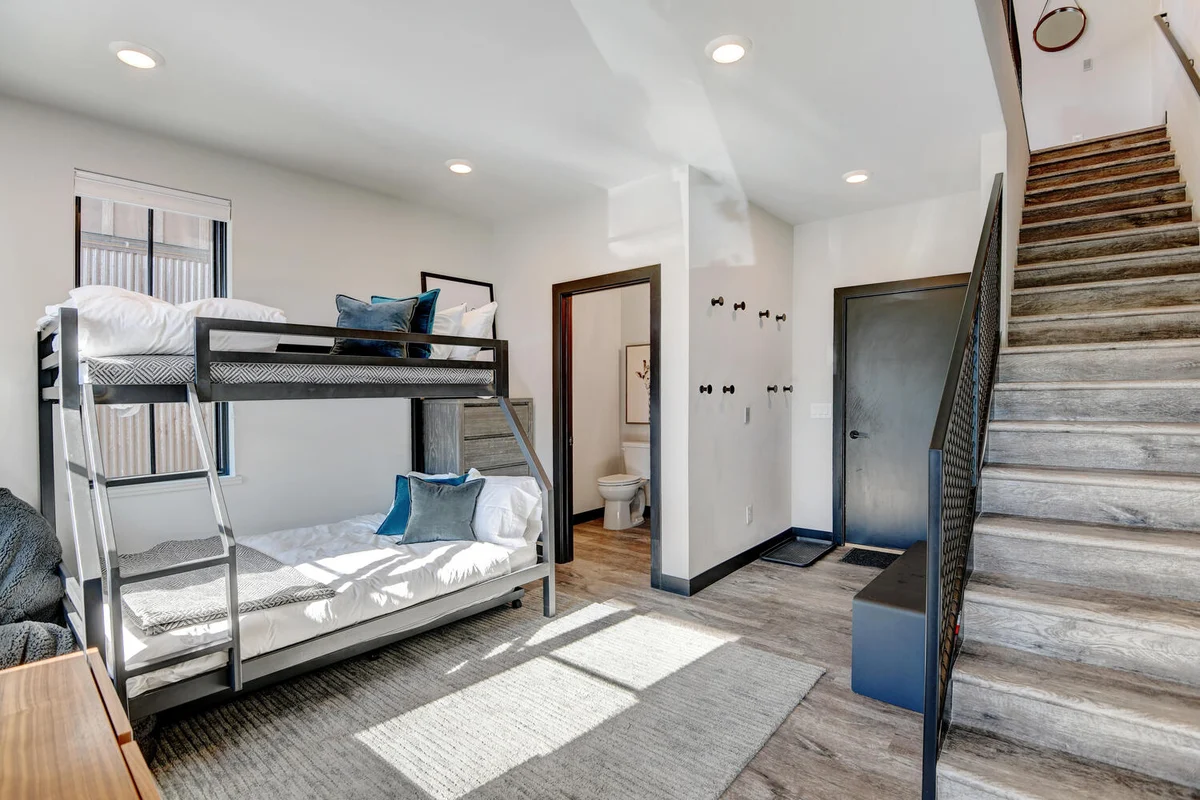 Row Roof Top Loft 21 #28