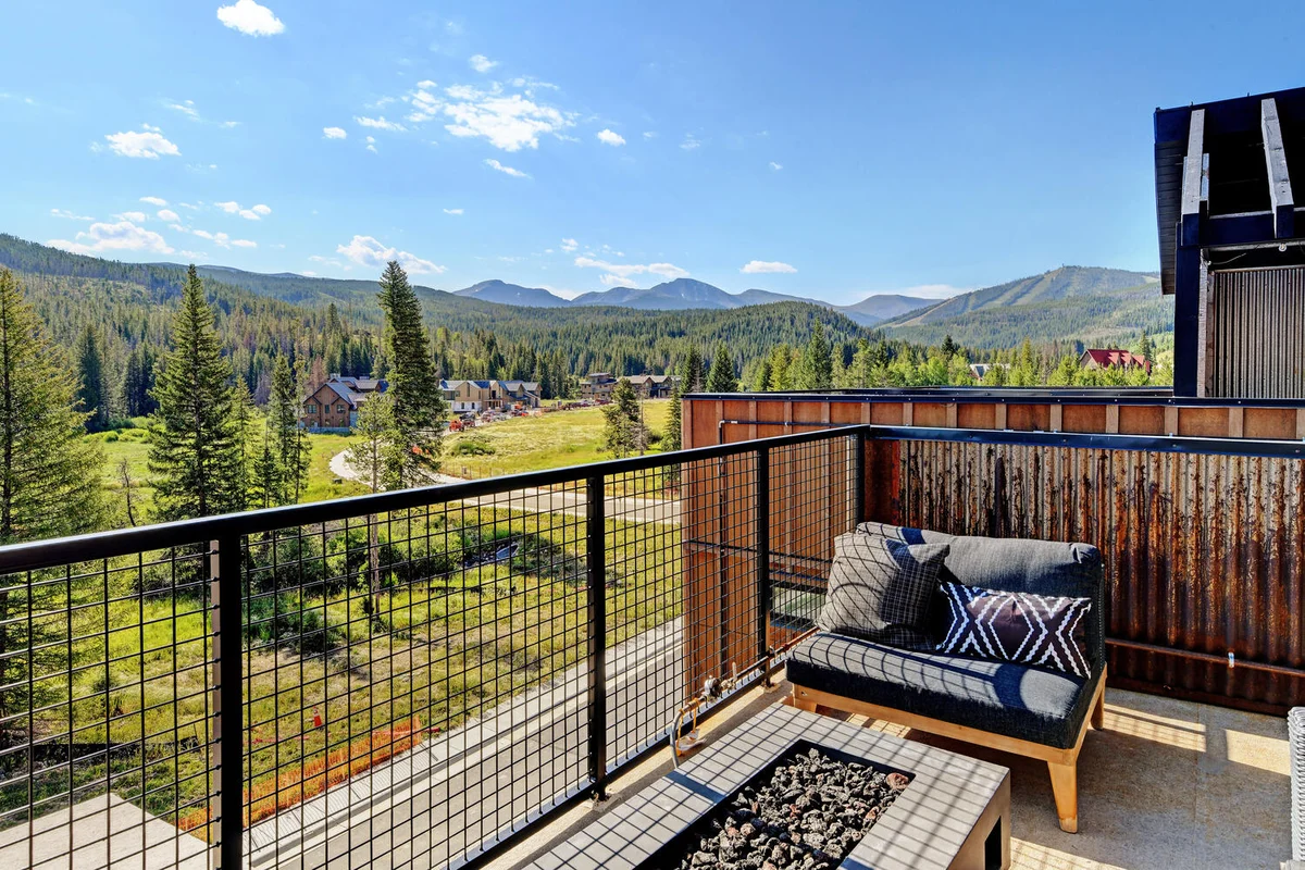 Row Roof Top Loft 21 #25