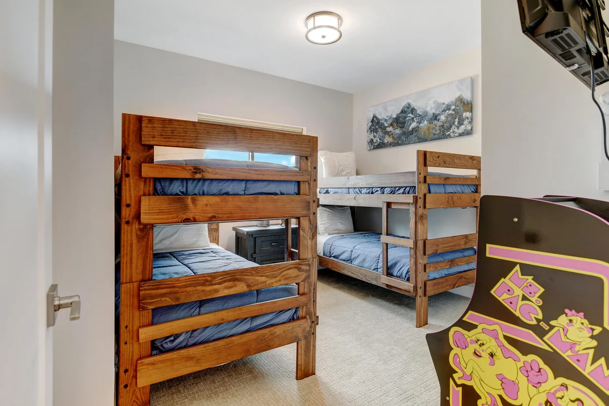 Braidwood Condo 102 #4