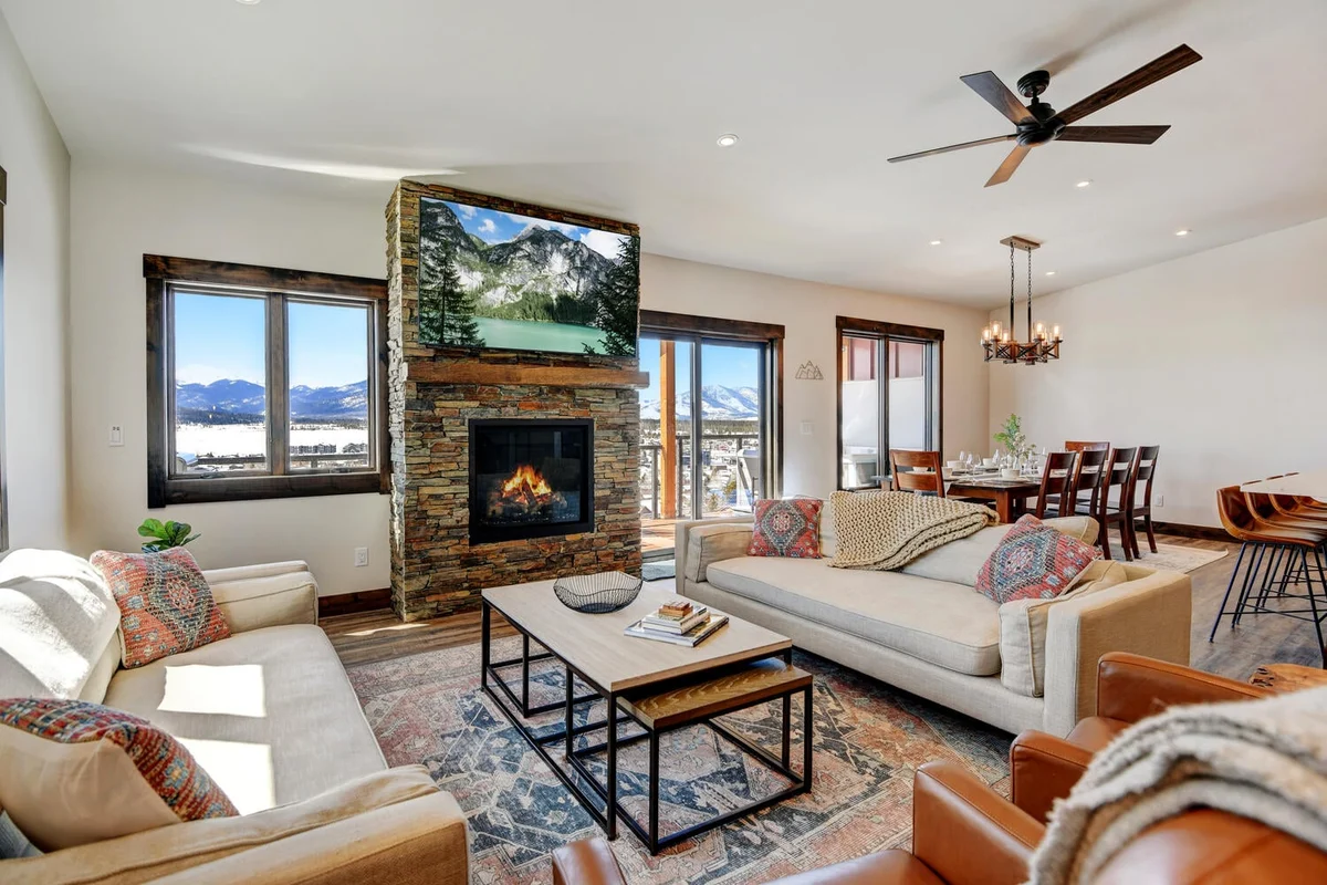 Waterside Villa 8B #25