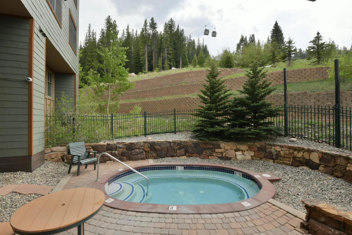Zephyr Ski In/Out Condo 2403 #10