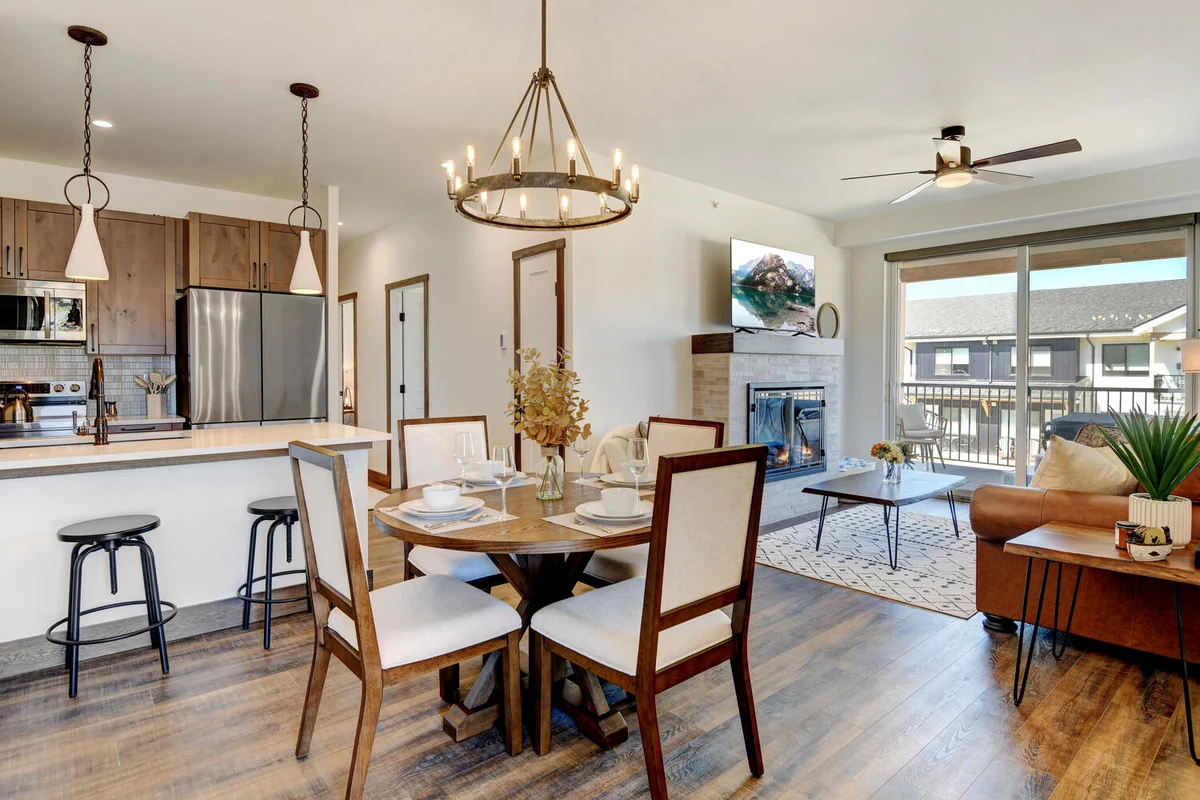 Sunnyside Flats Luxury Condo 361 3 #25