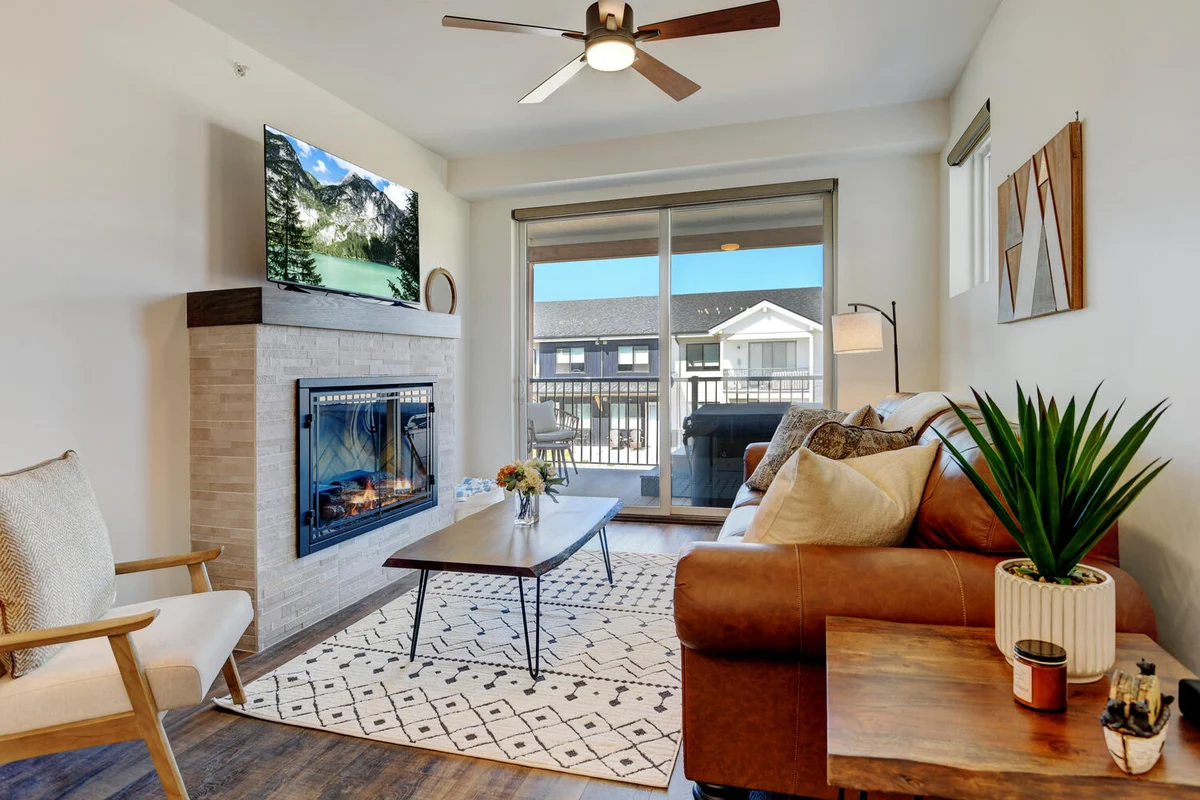 Sunnyside Flats Luxury Condo 361 3 #22