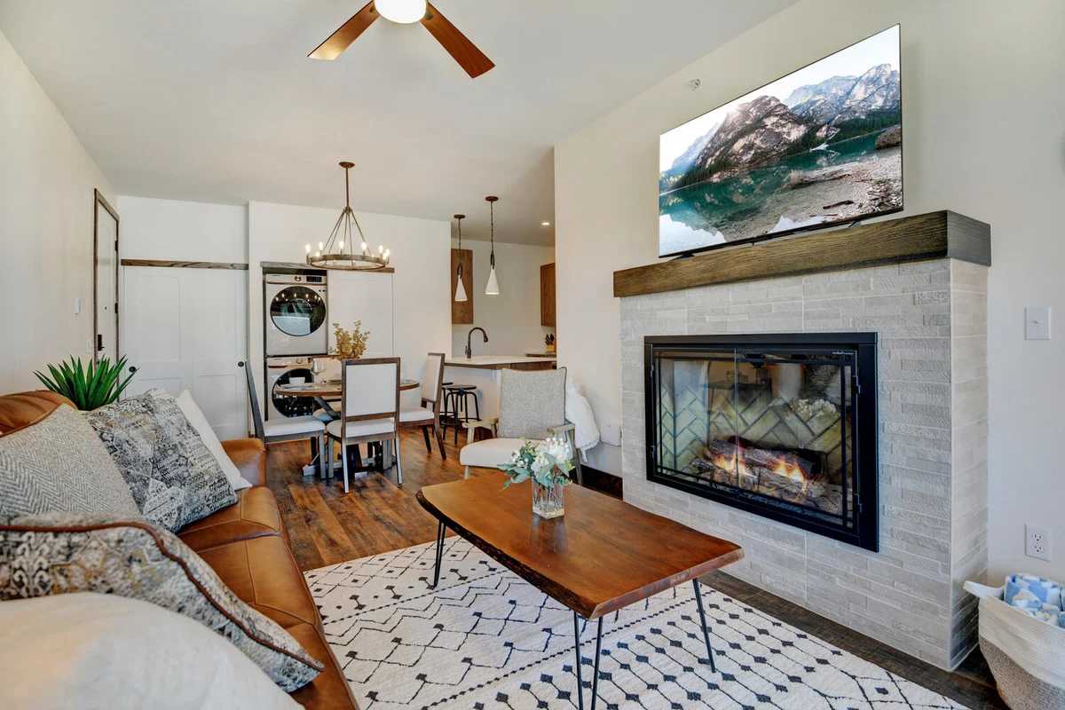 Sunnyside Flats Luxury Condo 361 3 #32