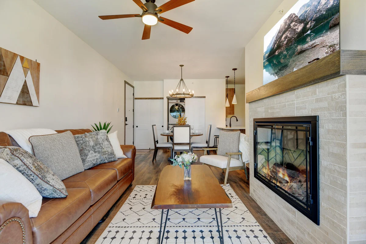 Sunnyside Flats Luxury Condo 361 3 #17