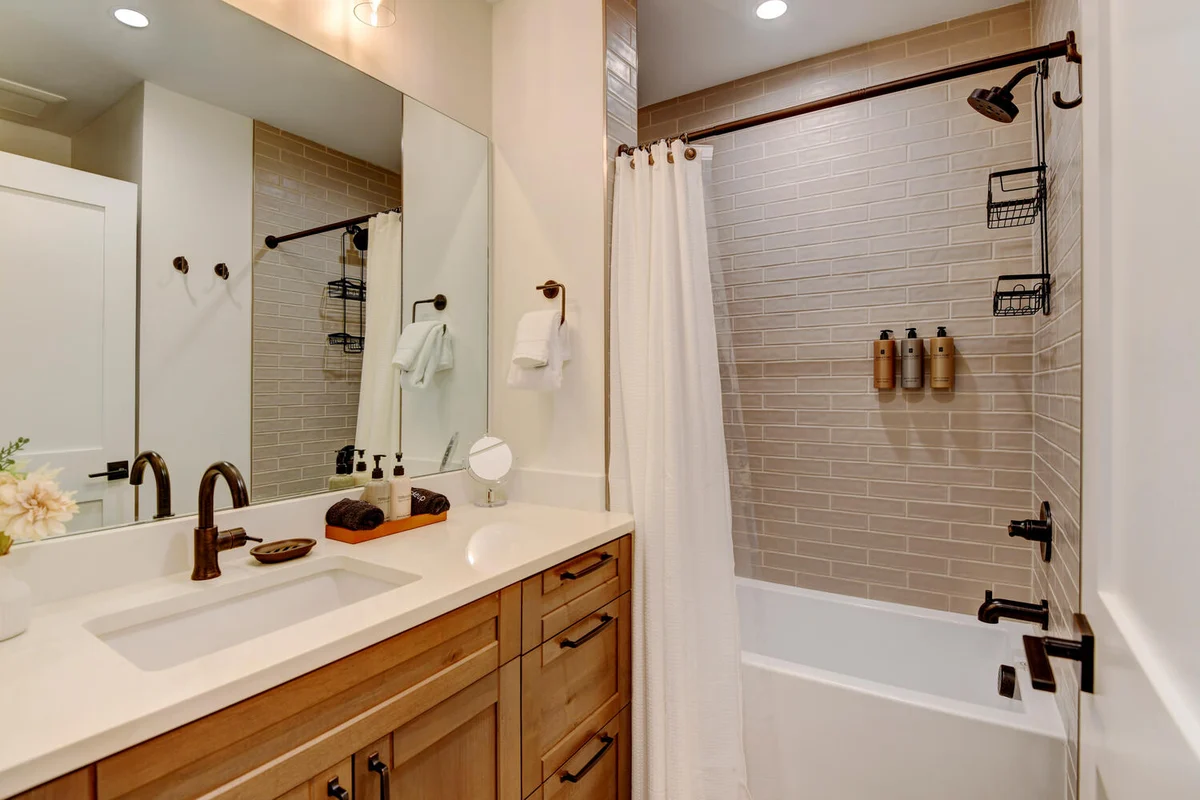 Sunnyside Flats Luxury Condo 361 3 #24