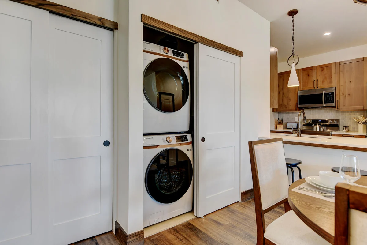 Sunnyside Flats Luxury Condo 361 3 #5