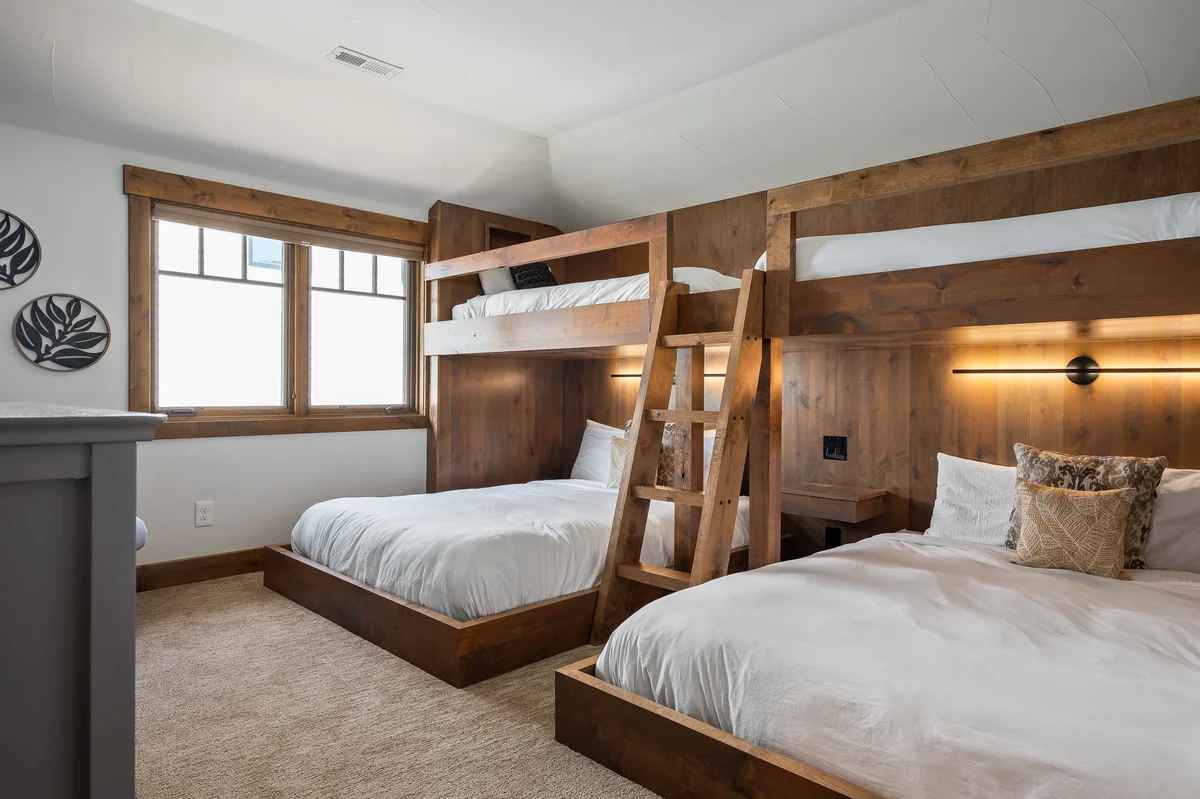Slopeside Custom Mountain Chalet #2