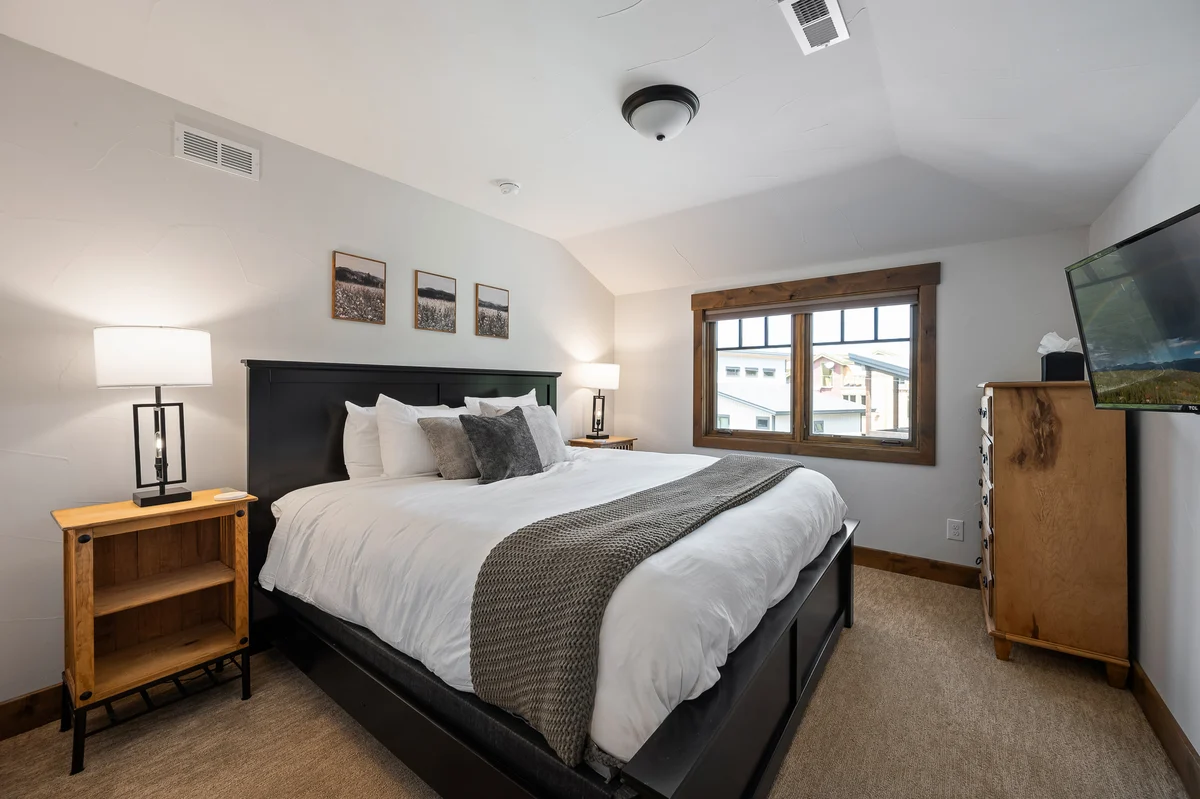Slopeside Custom Mountain Chalet #10
