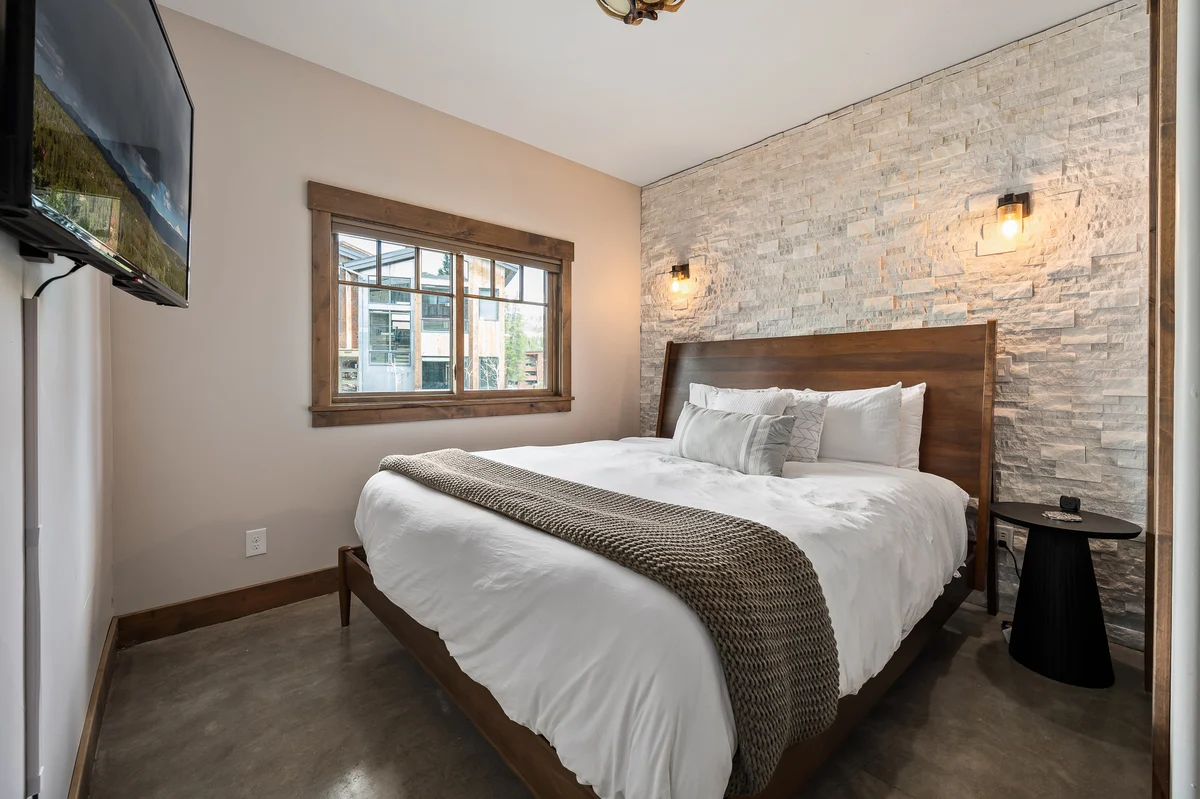 Slopeside Custom Mountain Chalet #31