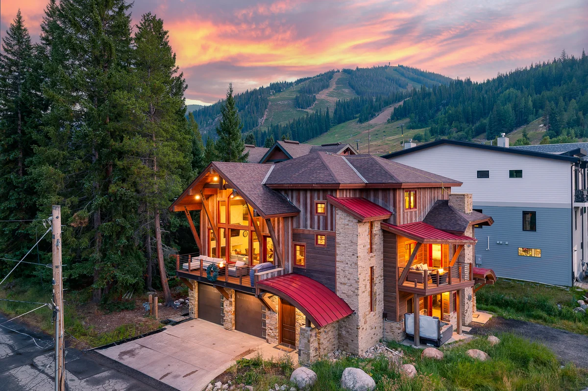 Slopeside Custom Mountain Chalet #22