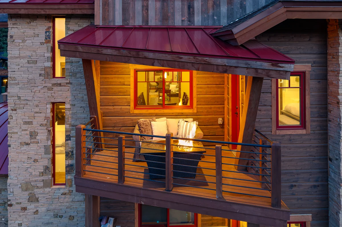 Slopeside Custom Mountain Chalet #33